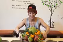 Xem Sơn Tùng M-TP hướng dẫn bày mâm ngũ quả ngày Tết