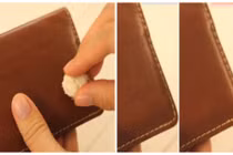 Tuyệt chiêu làm sạch vết bẩn trên ví da bằng bánh mỳ