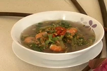 Cách nấu canh chua cọng súng - món ăn thanh mát ngày hè