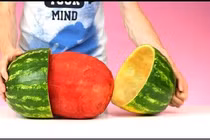 Mách bạn 9 cách bổ dưa hấu nhanh, độc đáo