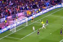 Những pha lốp bóng ghi bàn khó quên nhất trong bóng đá