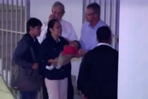 Chấn động việc bệnh viện tráo đổi con của sản phụ