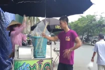 Xuất hiện "thánh mua nước mía"