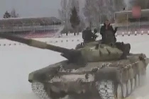 Choáng ngợp với sức mạnh của dàn xe tăng Nga