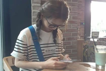 Nữ MC truyền hình xinh đẹp truy đuổi tên trộm như trong phim