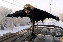 Bắt gặp “người dơi” xinh đẹp ngoài đời thực ở Nga