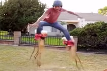 Bay như phi hành gia nhờ 6 chai Coca-Cola