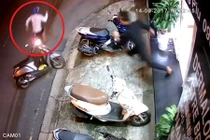 Video: “Đạo chích” trộm xe máy bị người dân truy đuổi