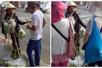 Khách Trung Quốc hành xử thiếu văn hóa với chị bán chuối rong Đà Nẵng