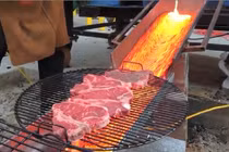 Ngỡ ngàng với kiểu nướng thịt bằng... dung nham