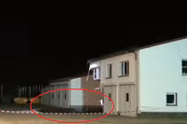 Kinh hãi hố tử thần sâu 50 mét nuốt chửng 2 tòa nhà