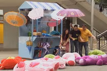 Gian hàng bán ô thần kỳ gây thích thú