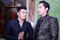 Ngọc Sơn làm lễ nhận học trò tại biệt thự thế kỷ