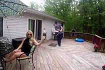 Ngỡ ngàng với cách mở chai rượu vang bằng gậy đánh golf