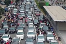 Cảnh tắc đường kinh hoàng ở Hà Nội nhìn từ trên cao