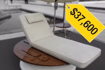 Những món đồ kỳ quái, "cắt cổ" giới siêu giàu khoái dùng