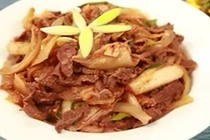 Cách làm kim chi xào thịt bò thơm ngon hấp dẫn