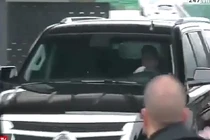 Messi gây choáng khi đến sân tập bằng siêu xe Cadillac Escalade