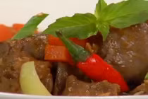 Lạ miệng với món lưỡi lợn kho quế giòn sần sật 