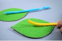 Cách làm con sâu bằng ống hút tặng bé yêu