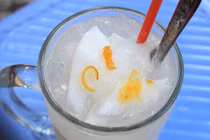 Sự thật hãi hùng sau ly nước dừa tắc giá 5.000 đồng 