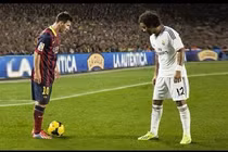 Những pha đi bóng kỹ thuật “như chỗ không người” của Messi