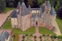 Video: Lâu đài được rao bán giá... 27.000 đồng