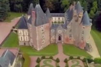 Video: Lâu đài được rao bán giá... 27.000 đồng