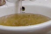 Lo nơm nớp nước bẩn ở đô thị