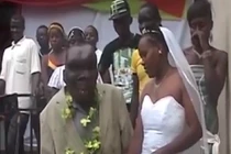 Cuộc sống viên mãn khó tin của người đàn ông "mặt quỷ"