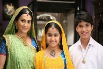 Nhạc chế “Cô dâu 8 tuổi” hút vạn người nghe