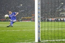 10 pha sút hỏng penalty tồi tệ nhất lịch sử bóng đá