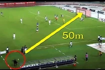 Những pha khống chế bóng đẹp mắt của huấn luyện viên (2)