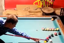 Màn bắn bi-a nghệ thuật đẳng cấp “chưa từng thấy“