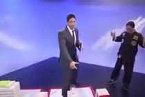 MC vô tình vạch mặt võ sư "dỏm" trên sóng trực tiếp