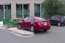 Màn đỗ xe khổ sở nhất quả đất