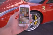 Điều gì xảy ra khi chạy siêu xe Ferrari qua iPhone 6S?
