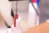 Quy trình sản xuất son bút chì và phấn mắt ít người biết