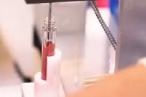 Quy trình sản xuất son bút chì và phấn mắt ít người biết