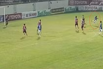 Phan Thanh Hậu lập siêu phẩm cứa lòng như Lionel Messi