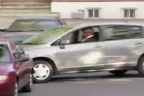 Ông già đỗ xe bá đạo nhất thế giới