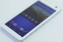 4 smartphone tầm trung hấp dẫn vừa về Việt Nam