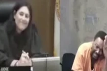 Trớ trêu, thẩm phán gặp lại bạn trước vành móng ngựa