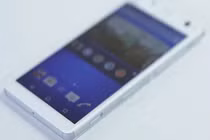 4 smartphone tầm trung hấp dẫn vừa về Việt Nam