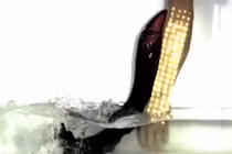 Rợn người cảnh lươn điện hung hãn chích điện tiêu diệt kẻ thù