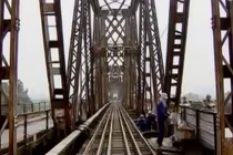 Cầu Long Biên đang được sửa chữa như thế nào?