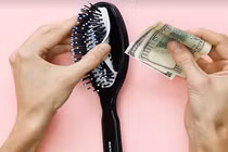 Video: 8 mẹo hay giúp bạn tránh bị mất trộm tiền khi đi du lịch