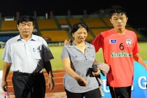 Phụ huynh cầu thủ U19 chi tiền triệu để xem con thi đấu