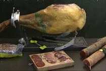 Video: Thịt lợn đen Tây Ban Nha giá 3,5 triệu đồng/kg 