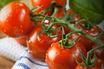 Video: Kỳ tích khi chà 3 quả cà chua chín lên mặt mỗi tuần